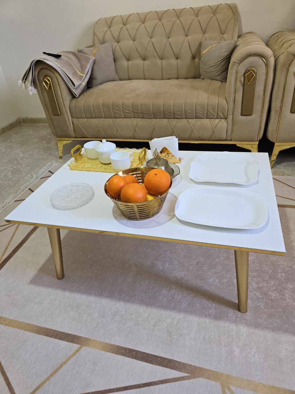 طاولة بيضاء 90*60سنتم