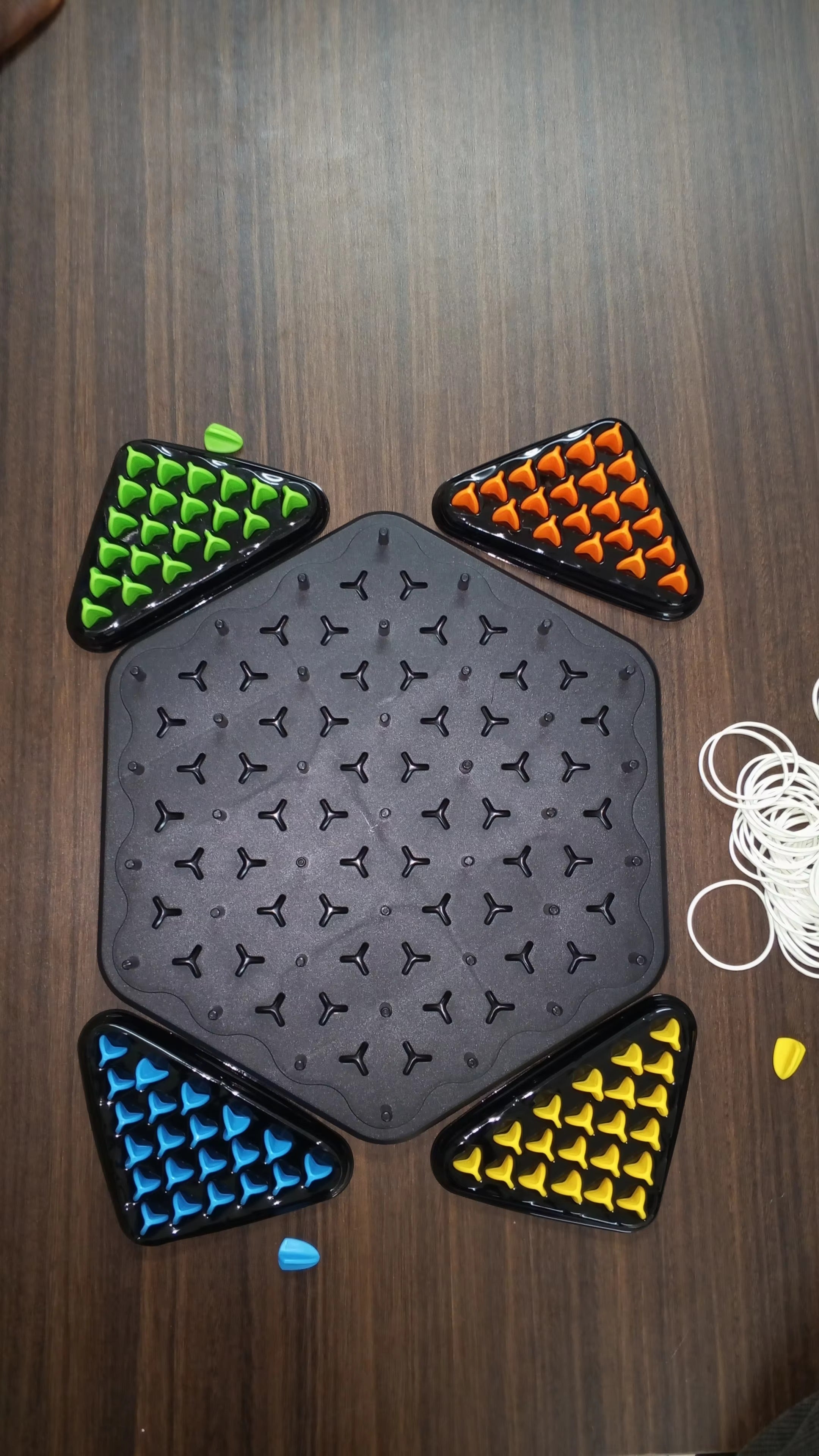 لعبة شطرنج المطاط المثلثية