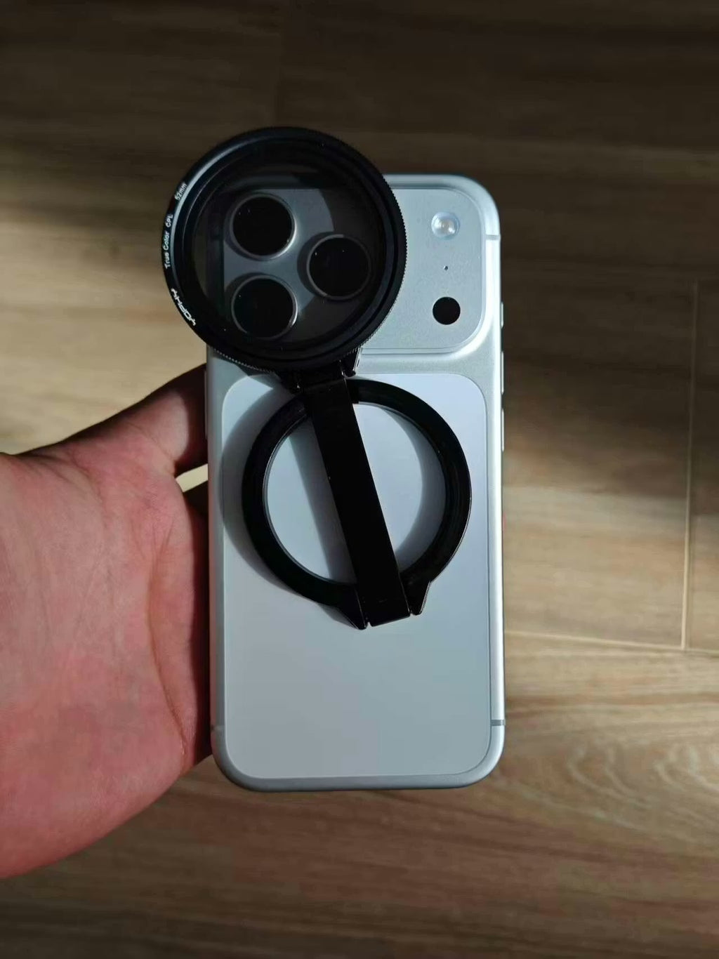 عدسة الهاتف المحمول